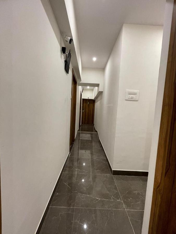 Hotel Hilton Suites Мумбаи Экстерьер фото